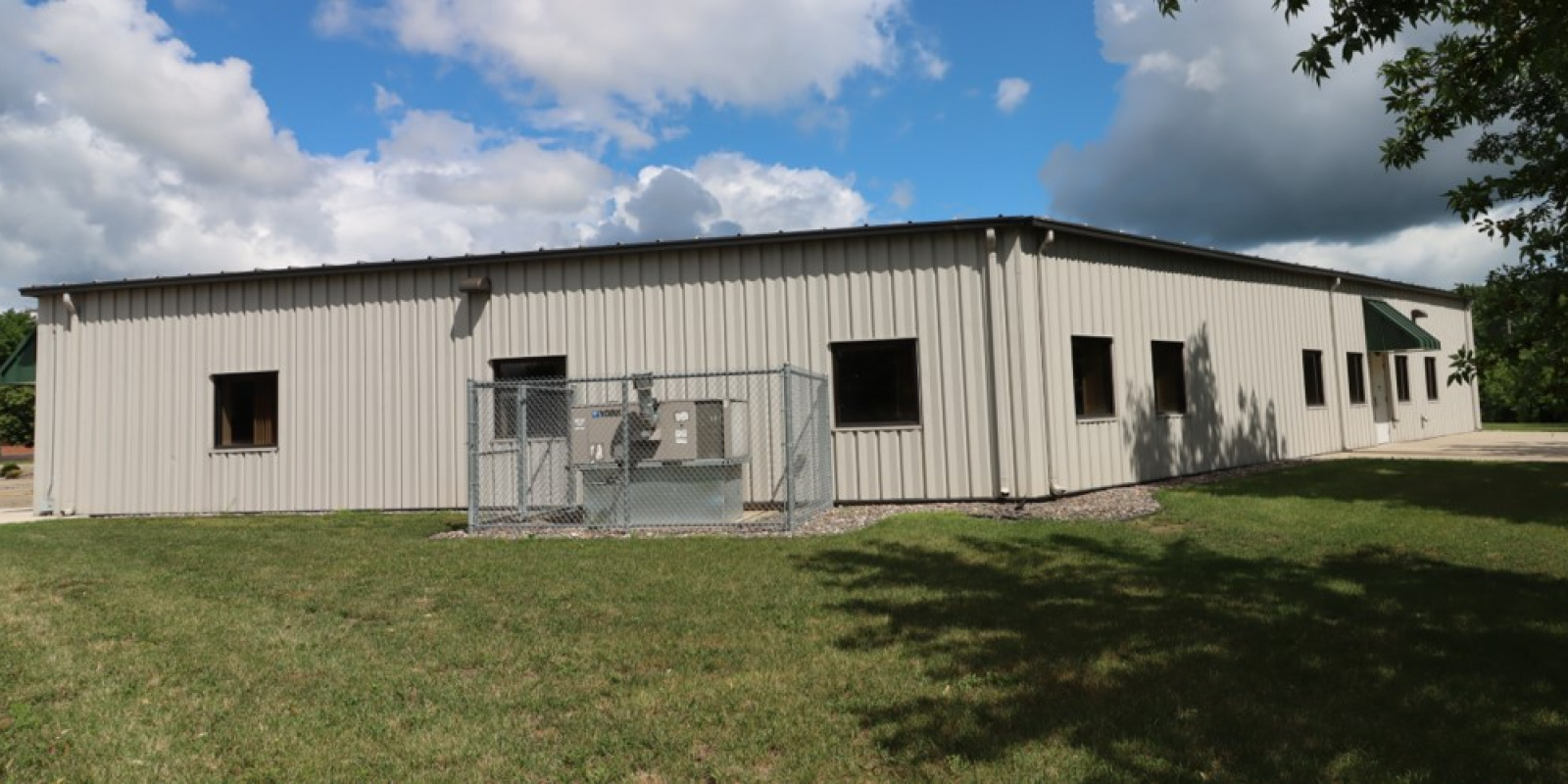 Approximately 33,000 SF industrial property situated on +/-1.80 acres available for lease in Sauk Rapids, MN