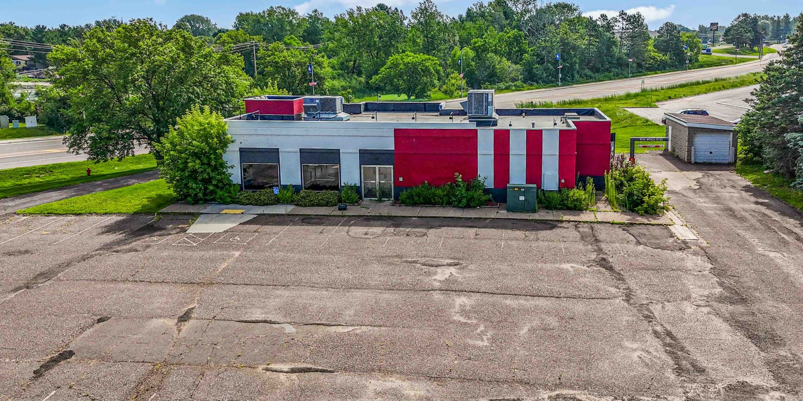 Commercial real estate for lease MN, commercial real estate restaurant for lease, real estate commercial lease, commercial real estate for lease, commercial real estate for lease Pine City MN